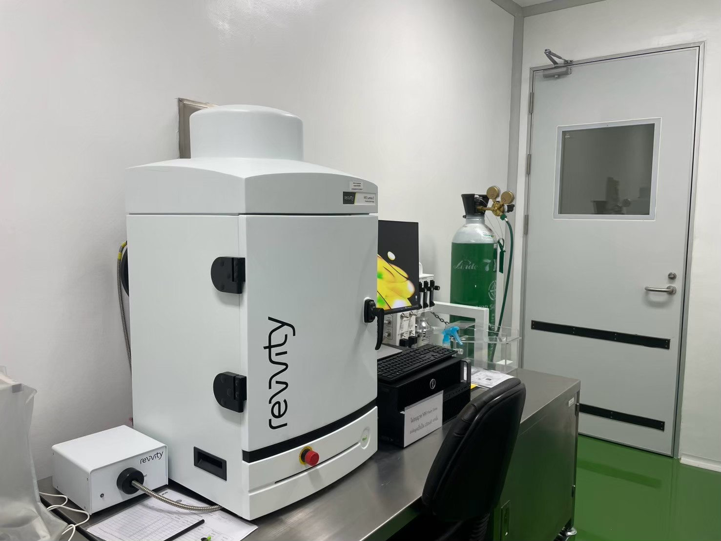 In vivo imaging system in a research laboratory